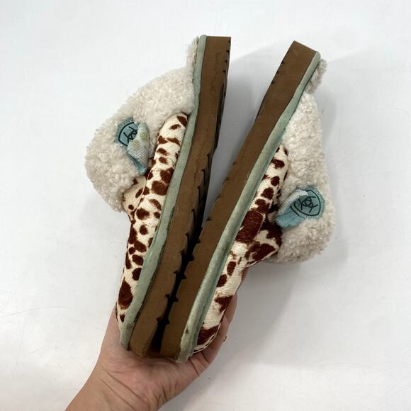 Ariat Cow Print Calf Hair Slippers - Picture 4 of 5